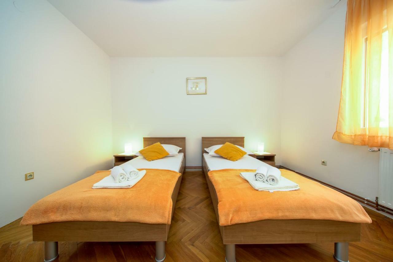 Apartments L&L Дуги Рат Екстериор снимка