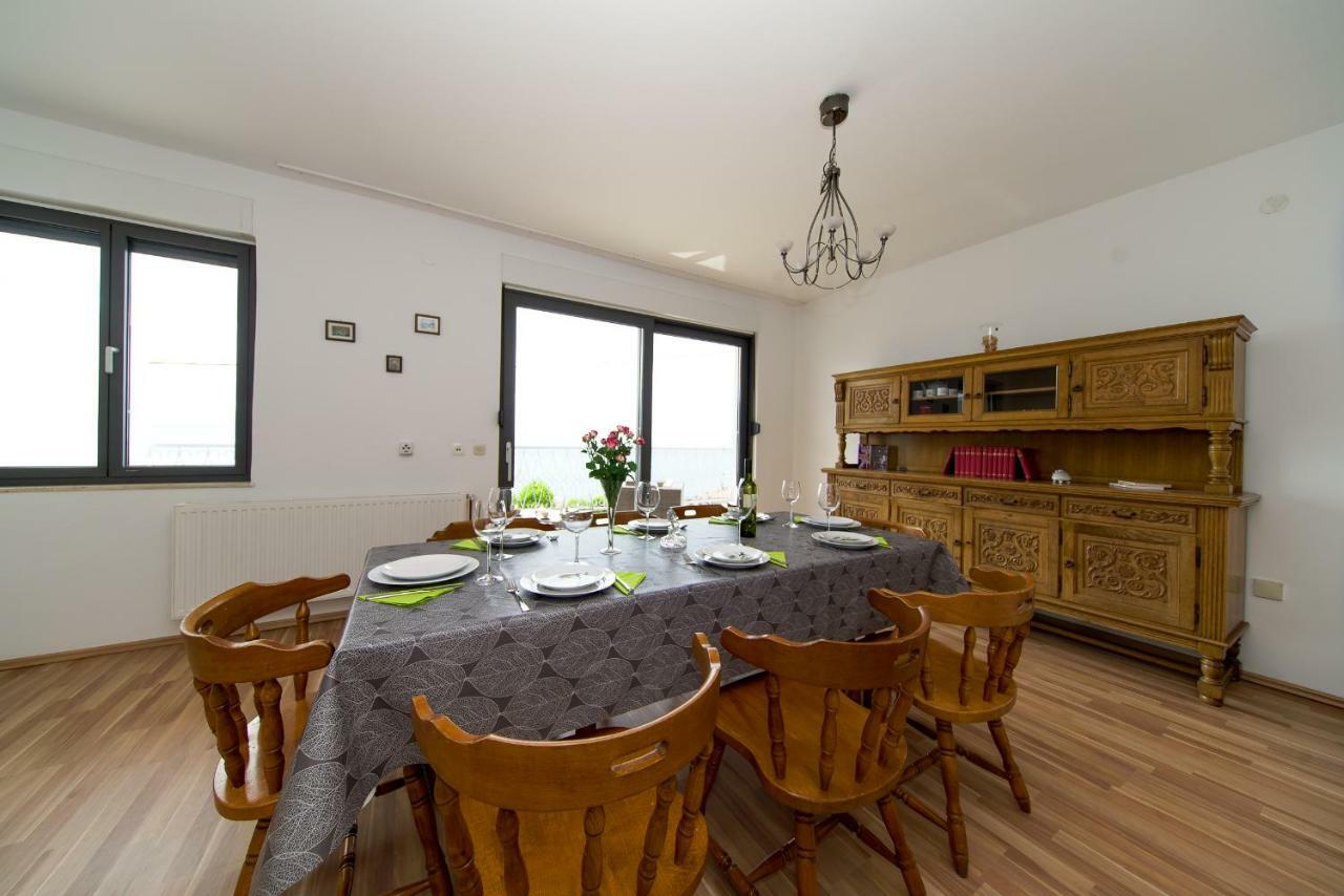 Apartments L&L Дуги Рат Екстериор снимка
