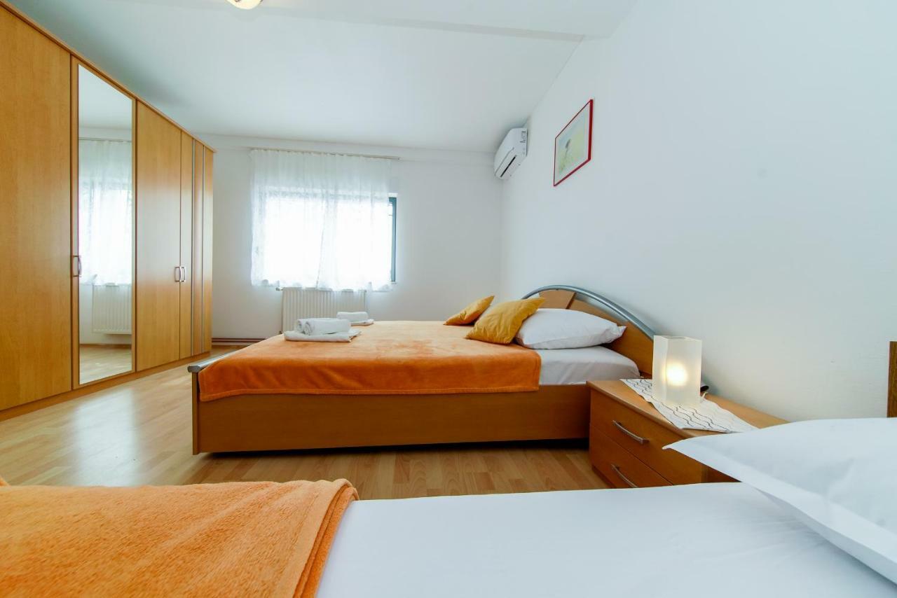 Apartments L&L Дуги Рат Екстериор снимка