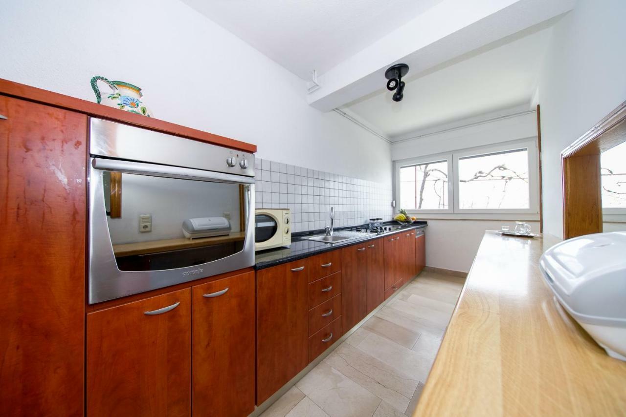 Apartments L&L Дуги Рат Екстериор снимка